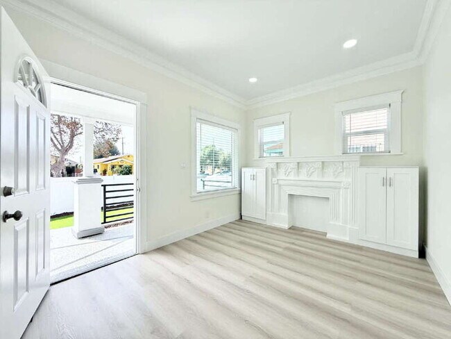Foto del edificio - 1313 W 84th Pl