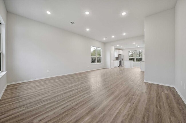 Foto del edificio - 17044 White Birch Ln
