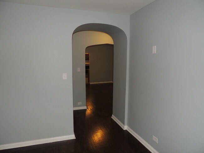 Hallway - 9040 S Laflin St