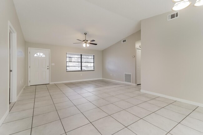 Foto del edificio - 6210 Alderwood Ave