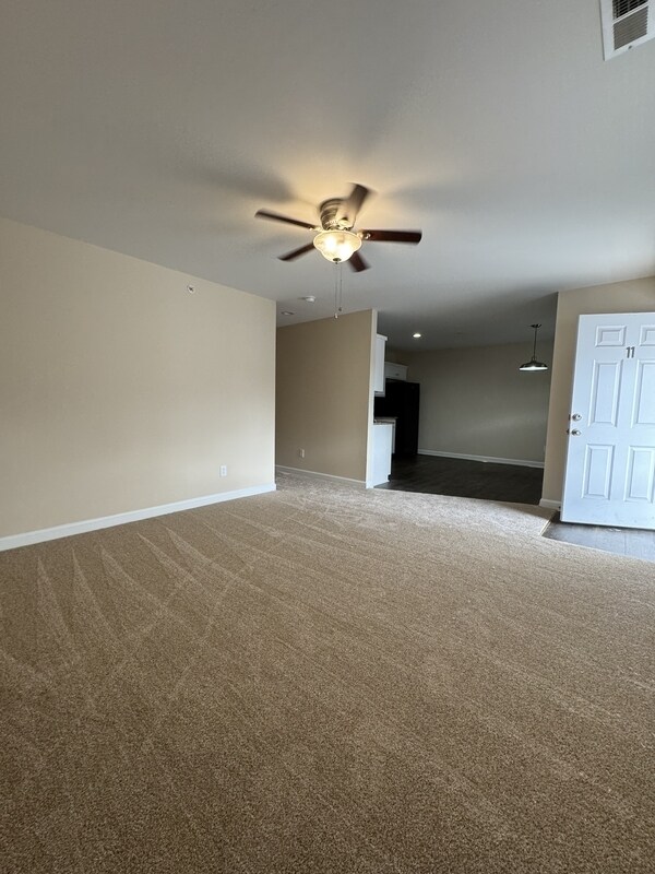 Building Photo - 1154 Cross Creek Cir