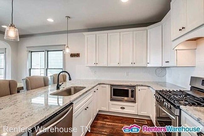 Building Photo - 3 br, 2.5 bath House - 1807A Sevier Street