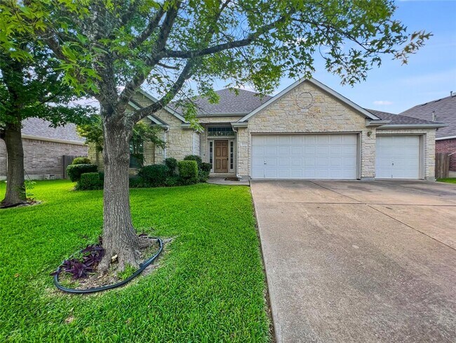 Building Photo - 11112 Jockey Bluff Dr