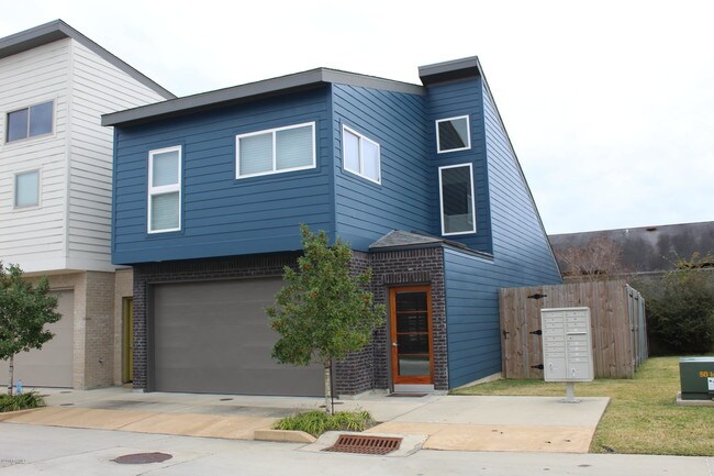 Foto del edificio - 315 Highland Park Ln