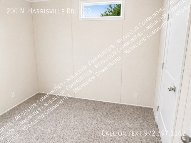 Foto del edificio - 200 N Harrisville Rd