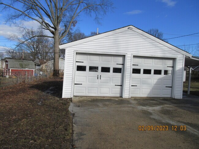 Building Photo - 2520 Fowler St