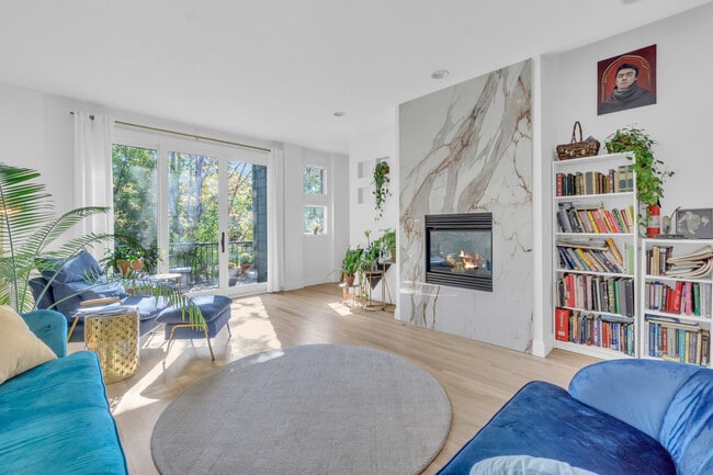 Building Photo - 1619 N Franklin St