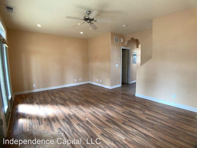 Building Photo - 3 br, 2.5 bath House - 1477 E. Turney Dr.
