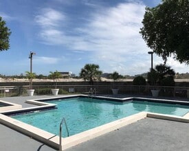 Building Photo - 8290 Lake Dr