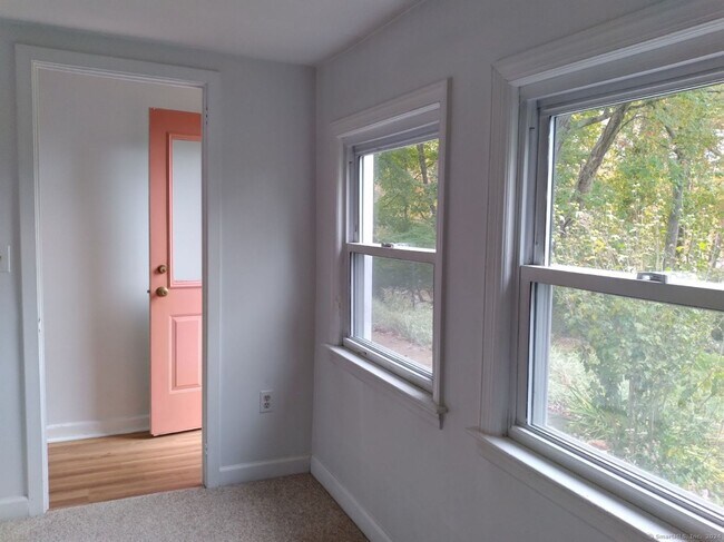 Building Photo - 1037 Mill Hill Terrace