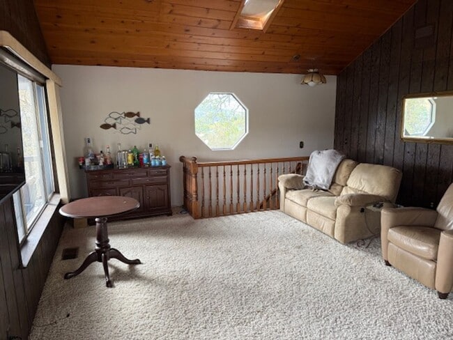Building Photo - Cozy 3BD/2BA Furnished/Unfurnished Single-Family in Copperopolis with Lake Views!