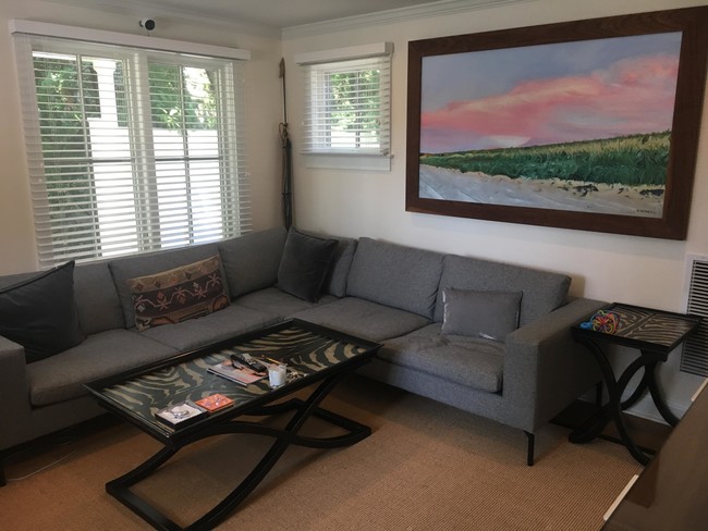 Building Photo - 19 Academy St