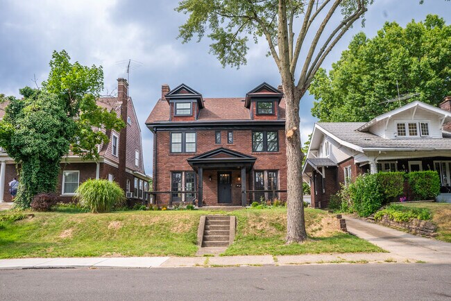 Foto del edificio - 1247 11th St NW