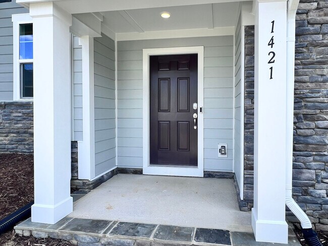 Building Photo - 1421 Jay Rd