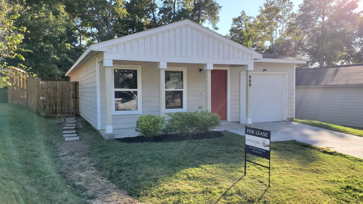 Primary Photo - 609 Cedar Point Dr