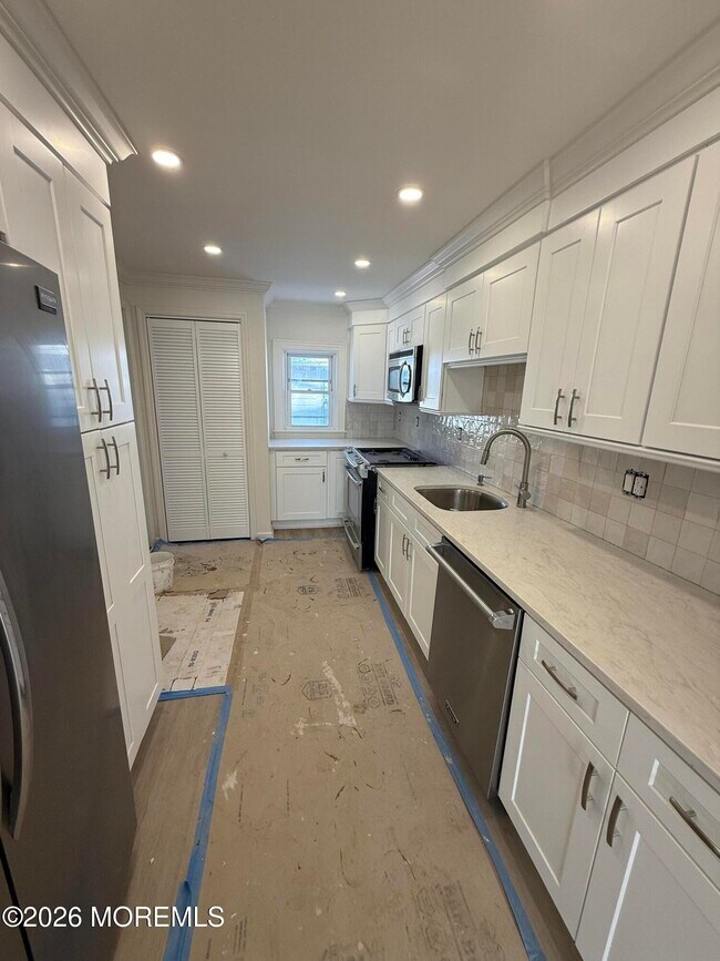 Foto del edificio - 33 Weaverville Rd