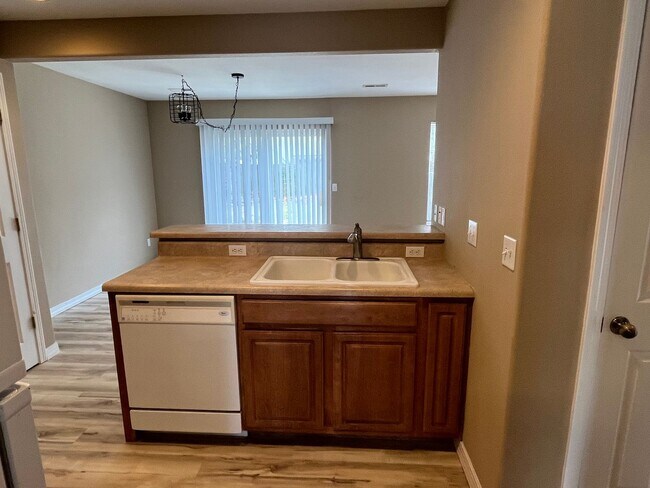 Foto del edificio - COMING SOON 3 Bedrooms 3 Bathrooms AND A 3...