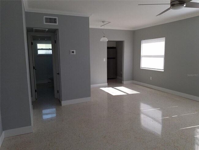 Foto del edificio - 11355 3rd St E