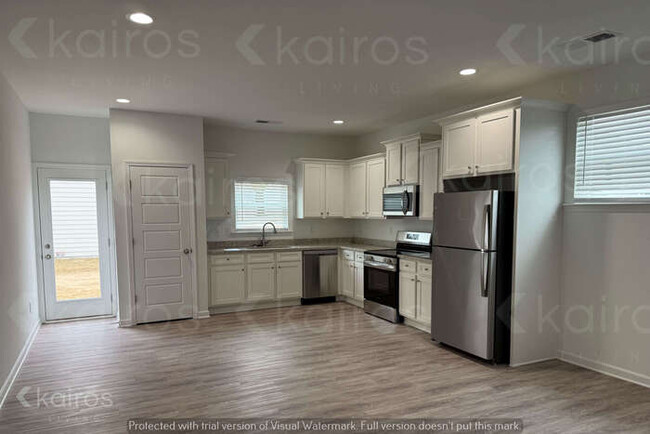 Foto del edificio - 300 Silver Maple Ln