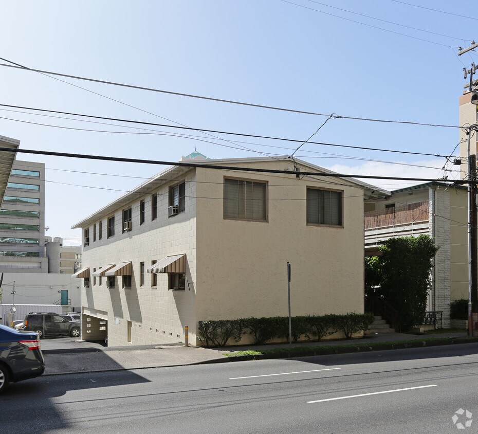 Building Photo - 819-821 Kinau St