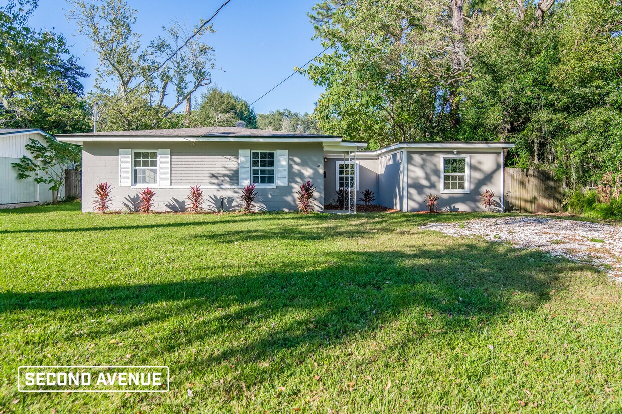 Primary Photo - 5319 Woodcrest RD
