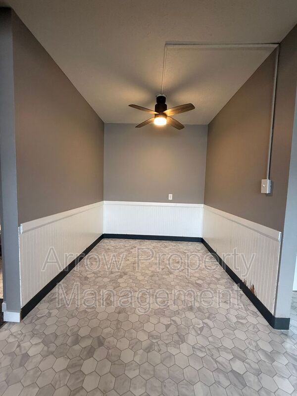 Foto del edificio - 1215 E St