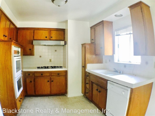 Foto del edificio - 816 N Edinburgh Ave