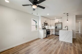 Building Photo - 3923 Alsace St