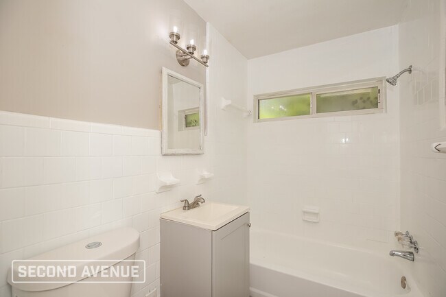 Building Photo - 3015 Lansdell Dr