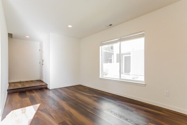 Building Photo - 18553 E 47th Pl