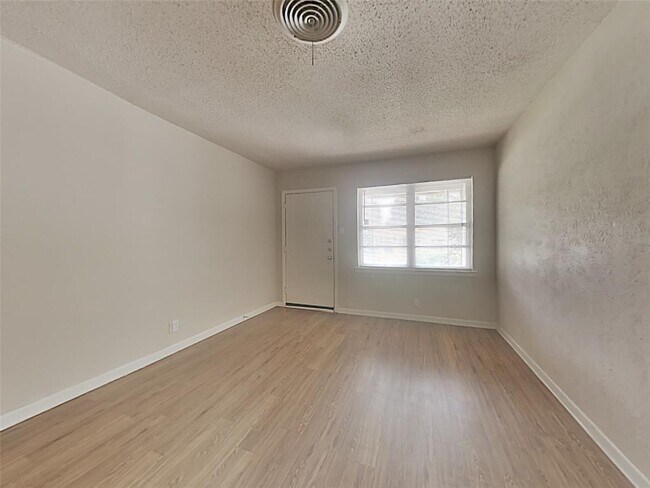 Building Photo - 5329 Bonnie Wayne St