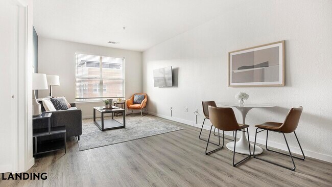 Foto del edificio - 7166 W Custer Ave