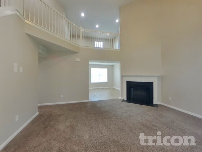 Foto del edificio - 597 Grassy Bend Dr