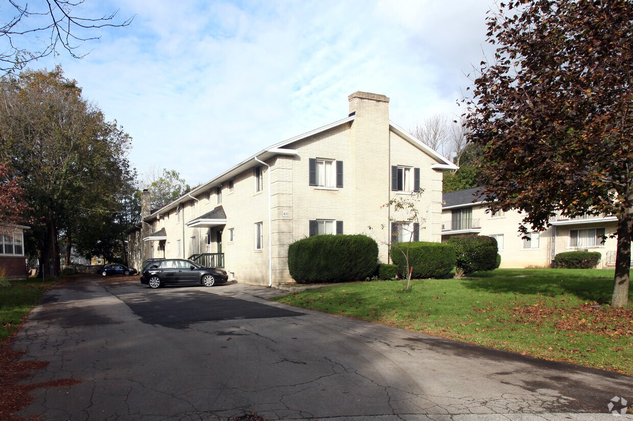Foto del edificio - Heritage Garden Apartments