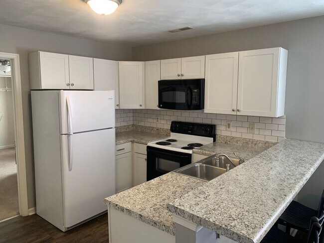 Building Photo - 1542 Devon Ln