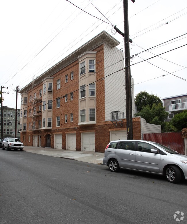 Building Photo - 390 Bartlett St