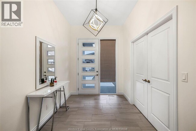 Building Photo - 1498 Clearwater Ave