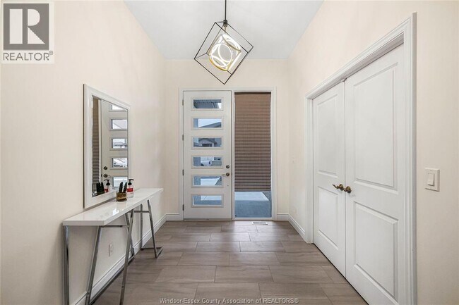 Photo du bâtiment - 1498 Clearwater Ave