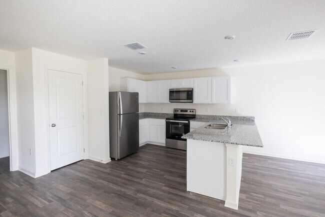 Foto del edificio - Haines City, FL - House - $1,745.00 Availa...