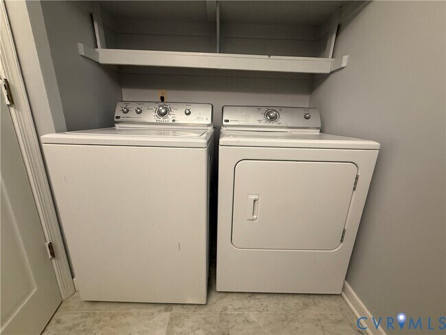 Foto del edificio - 4912 Lurgan Pl