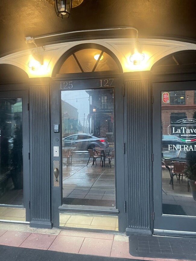 Building Photo - 127 E State St