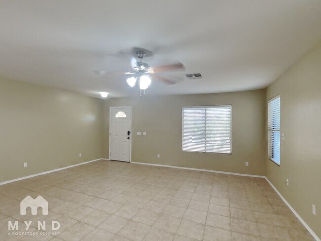 Building Photo - 672 W Barrus St