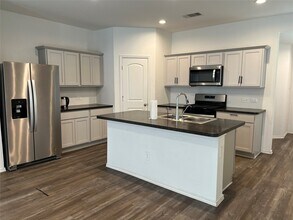 Building Photo - 24203 Saddlestone Green Dr