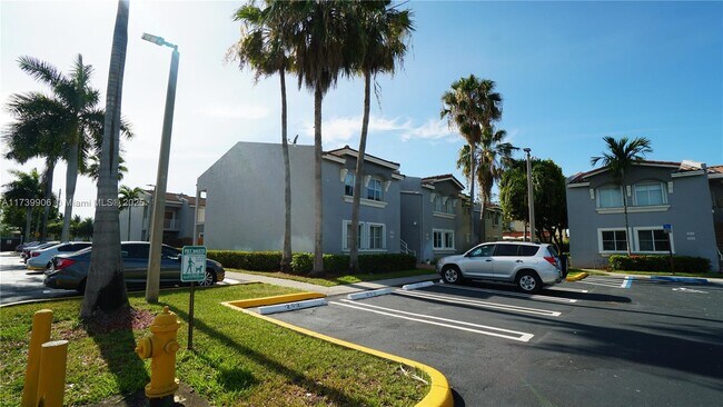 Foto del edificio - 4752 NW 114th Ave