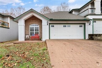 Building Photo - 11073 Club House Pkwy