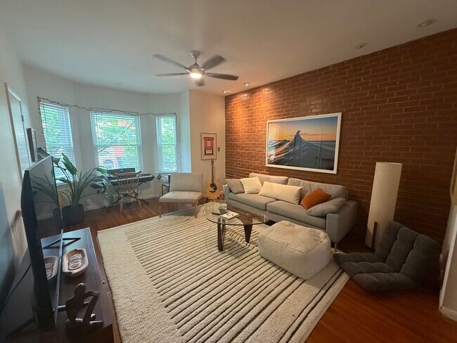 Foto del edificio - 70 Bates St NW