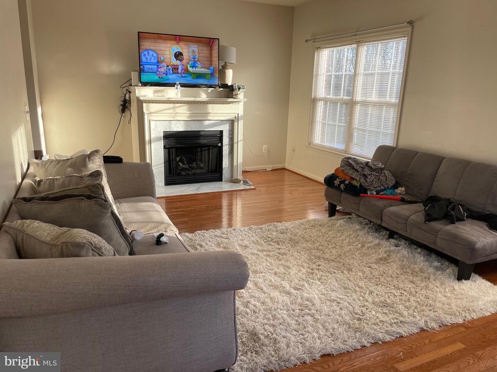 Primary Photo - 201 Windjammer Ct