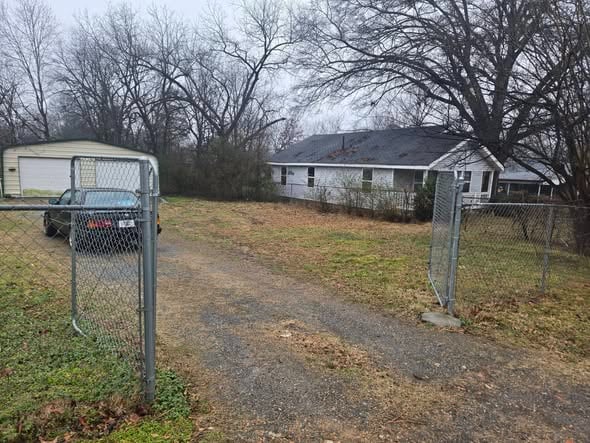 Photo - 202 W Peachtree St House