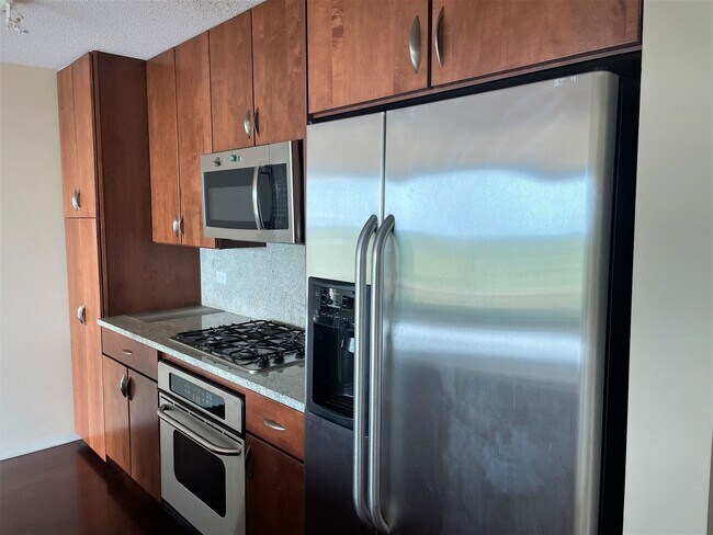 Foto del edificio - 9715 Woods Dr
