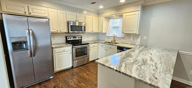 Foto del edificio - 2512 Millbrook Rd